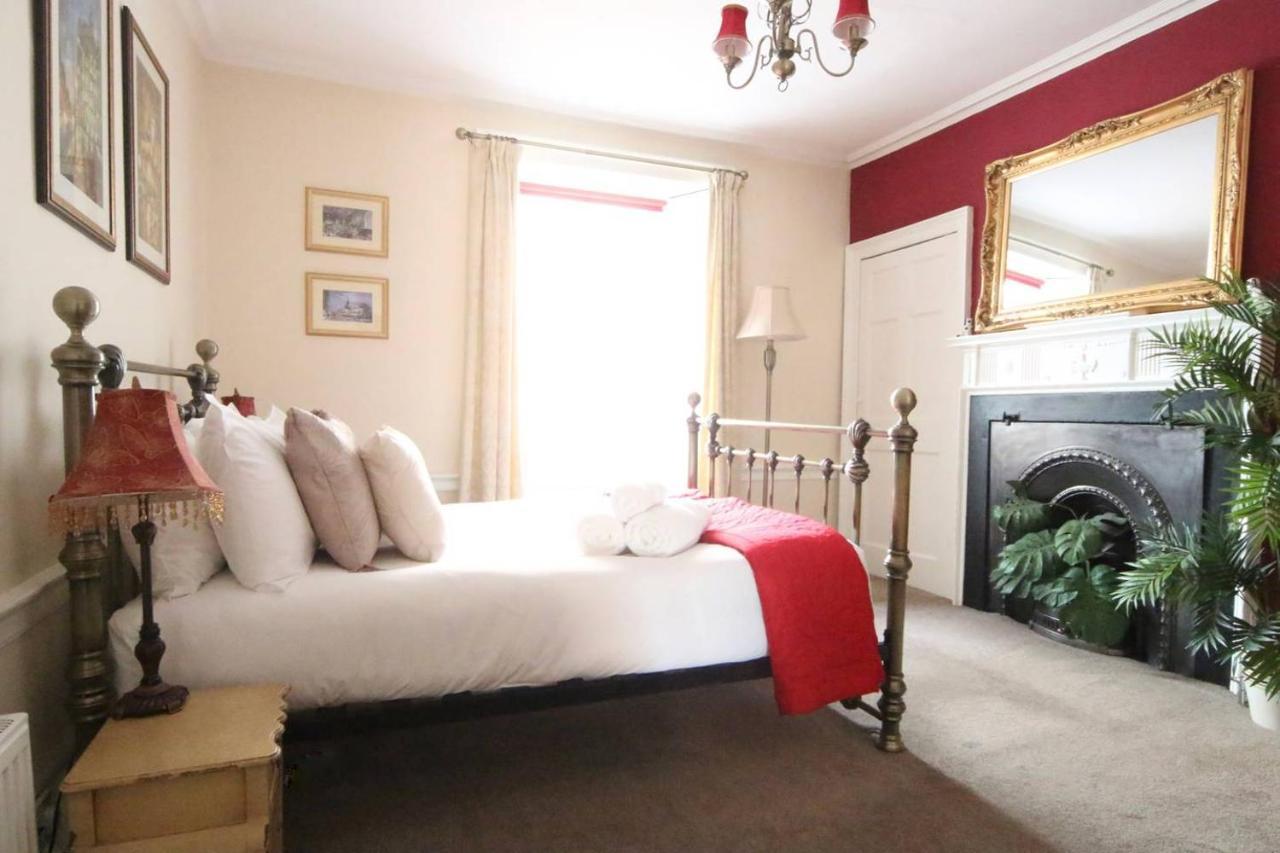 Altido Perfect Location - Stylish 2Bd Rose St Apartment Edinburgh Luaran gambar